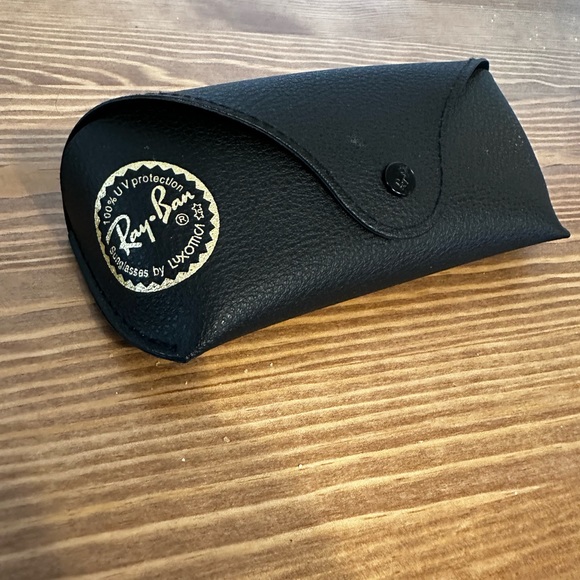 Ray-bans Case in black - Picture 3 of 3
